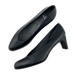 Stuart Weitzman Black Leather Heels Size 8 M